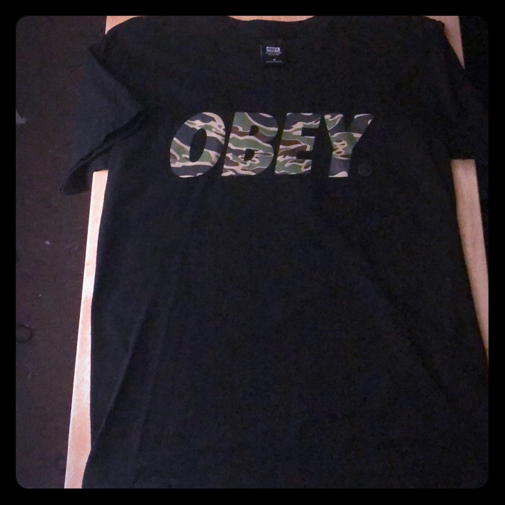 OBEY men’s t shirt